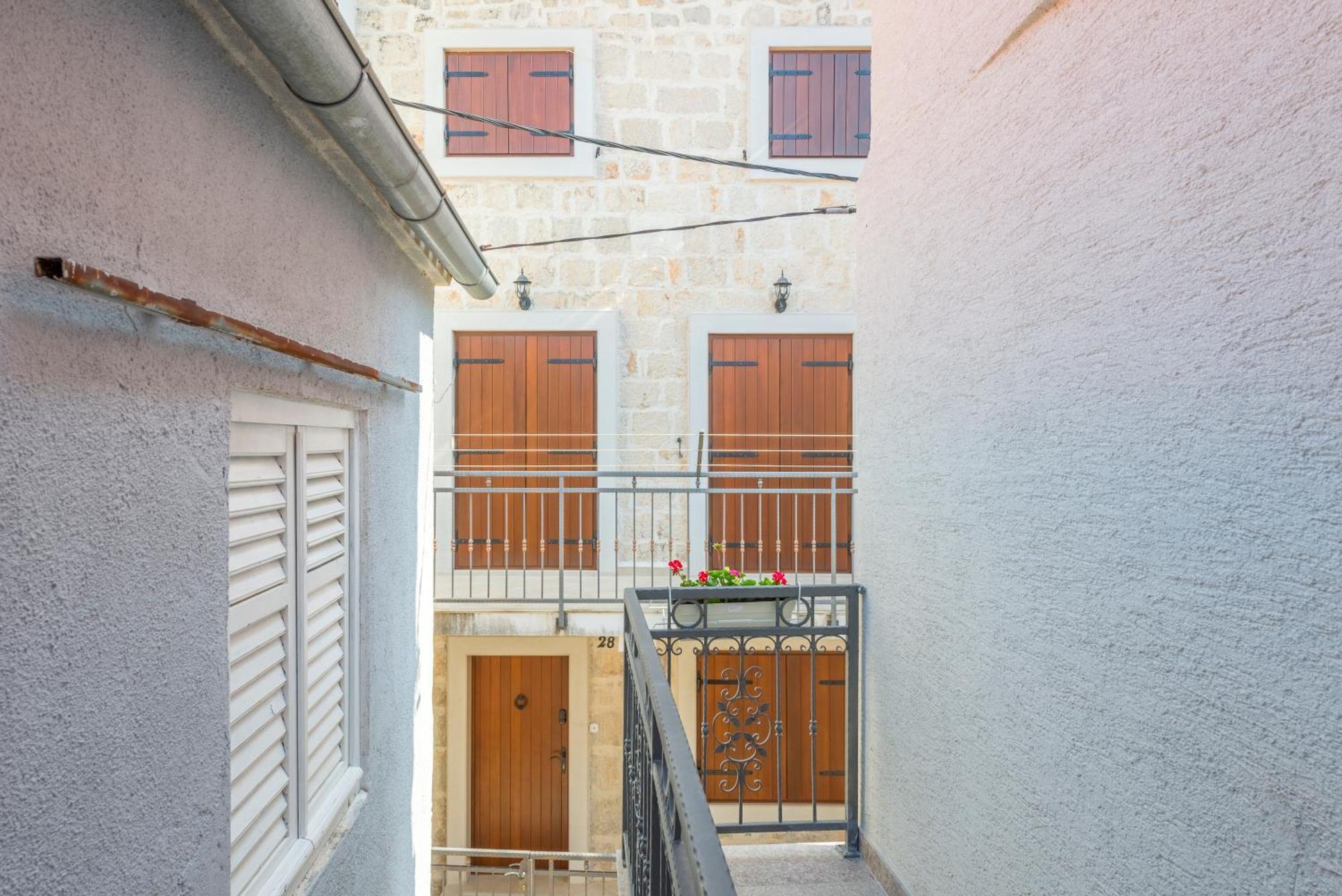 Apartments Roma Baška Voda Εξωτερικό φωτογραφία